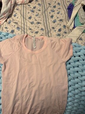lululemon athletica Light Pink Short Sleeve Crew Shirt